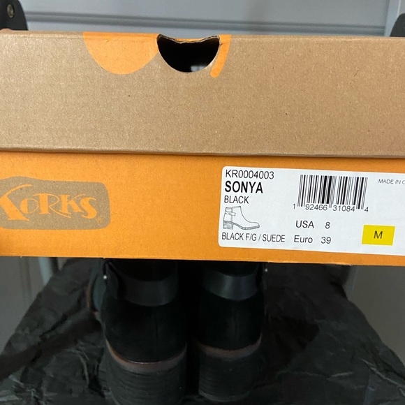 NIB Korks Sonya Distressed Leather Boot - Picture 10 of 10